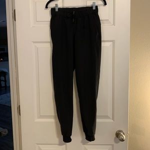 Lululemon On The Fly Joggers